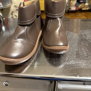 Dakaela Ankle Boots for Women with A Side Zipper and Arch Support Size 8